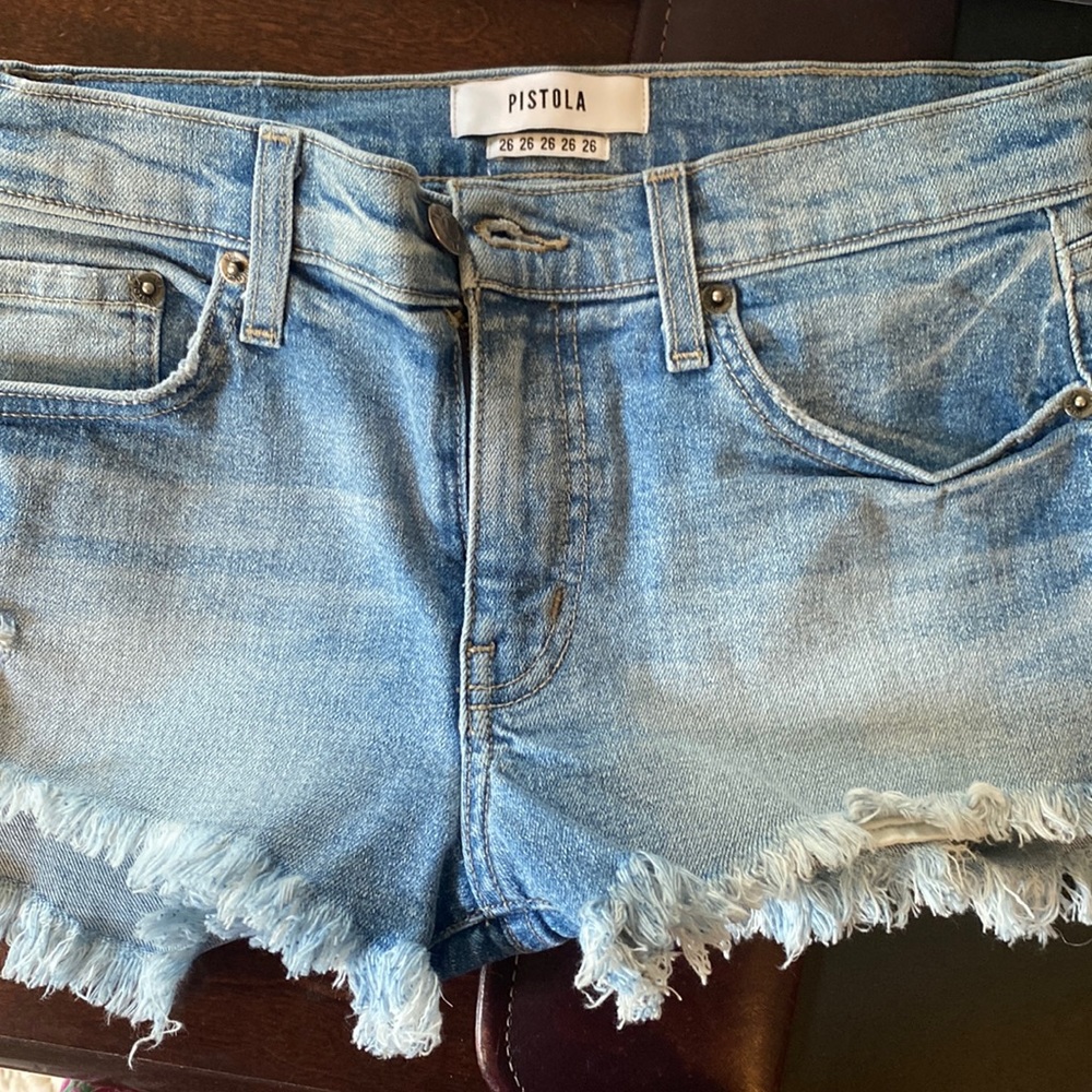 Jean shorts pistola